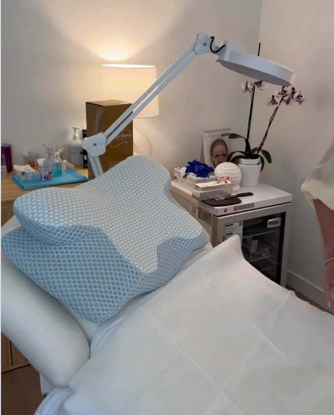 Bloomskin Clinic Tauranga with Dream Sleep Posture Pillow on the Bed